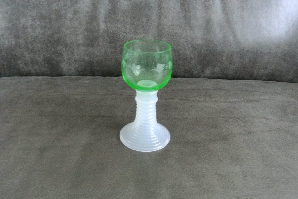 Uranium glas / likeur glas, Antiek en Kunst, Ophalen of Verzenden