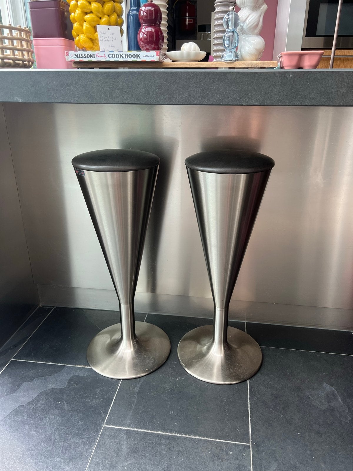 Johanson Design Krukken 2x - Stijlvol en Modern, Ophalen, Gebruikt, 60 tot 90 cm, Metaal