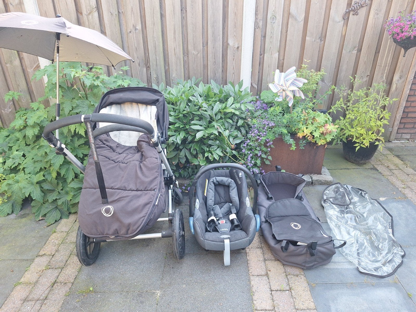 Bugaboo set, wandel- kinderwagen, maxi-cosy antracietgrijs, Ophalen, Gebruikt, Regenhoes