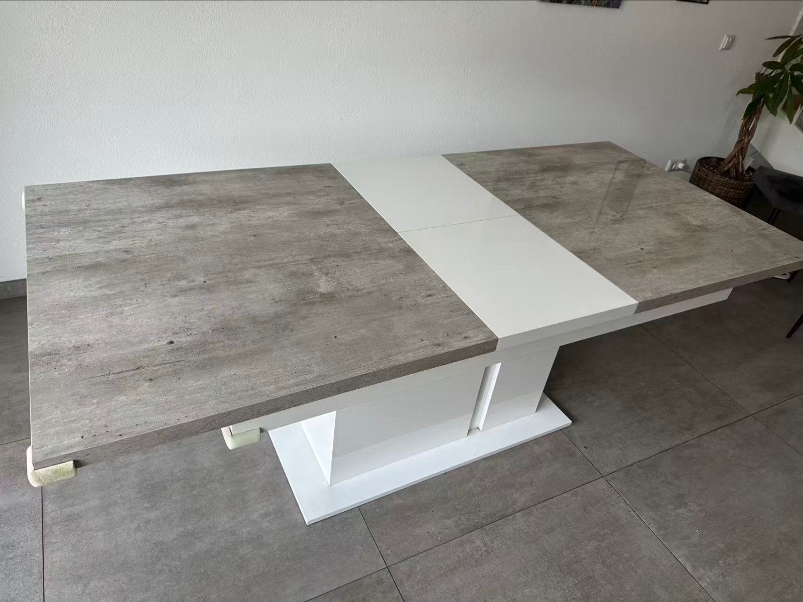 Mooie uitschuifbare eettafel, Made in Italy, Huis en Inrichting, Ophalen, Overige materialen, Gebruikt, 50 tot 100 cm