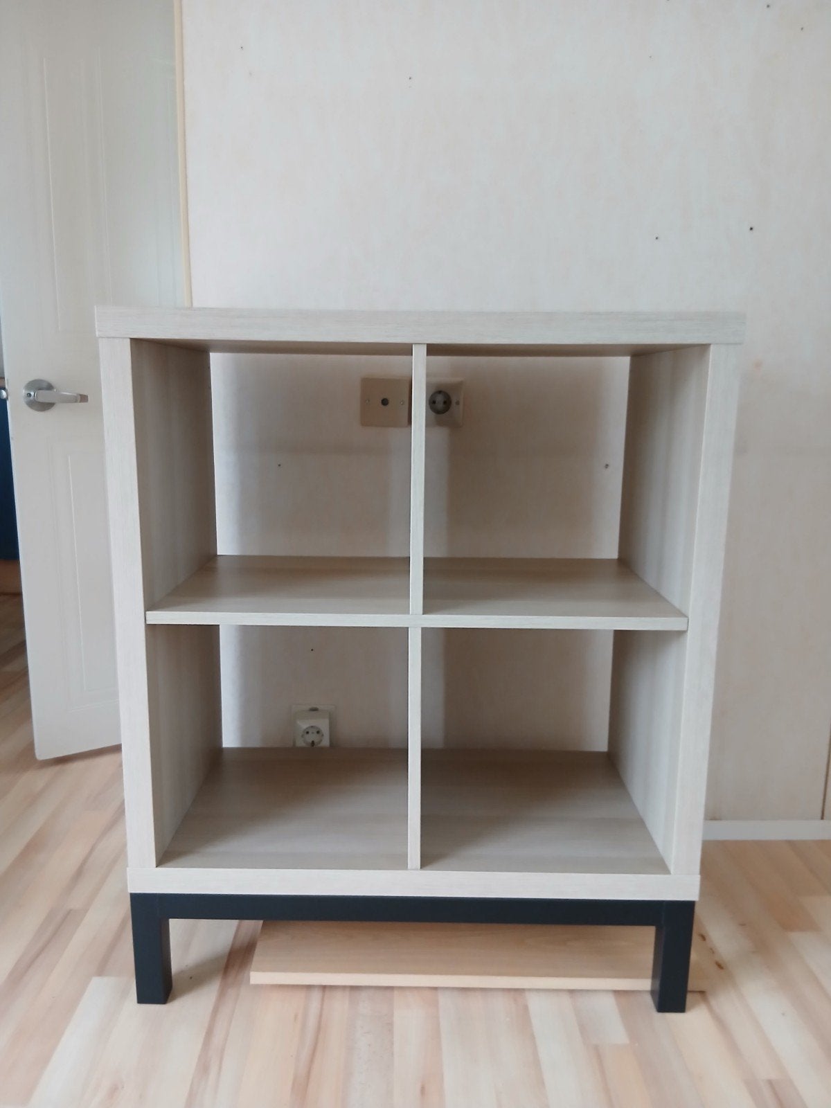 IKEA Kallax 4-vaks kast met onderstel, Ophalen, Zo goed als nieuw
