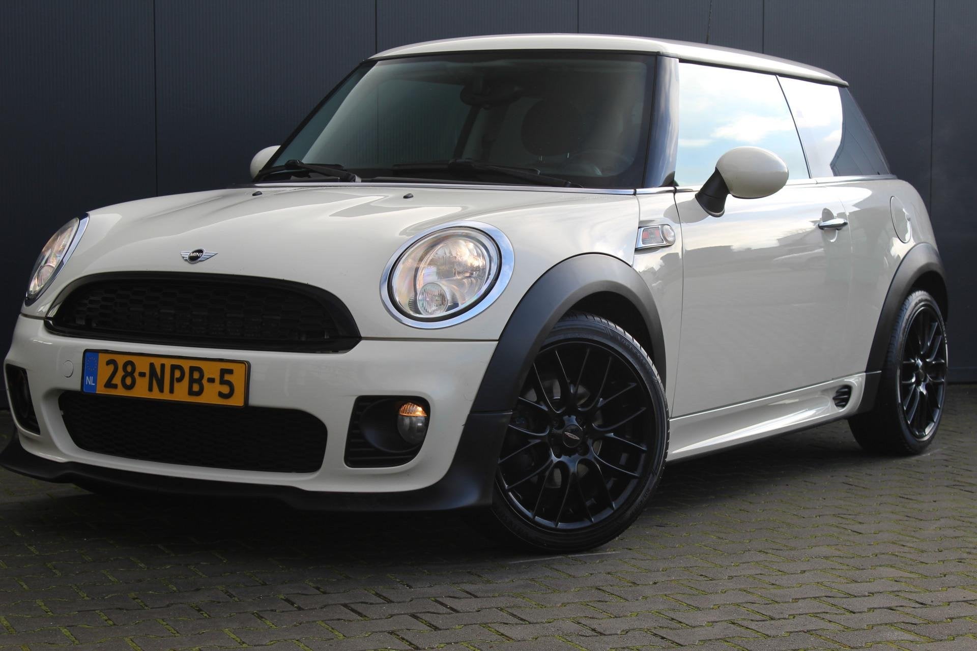 MINI Mini 1.6 Cooper Business Line 123pk | Nieuwe APK | JCW, Auto's, Voorwielaandrijving, Euro 5, Stof, Gebruikt
