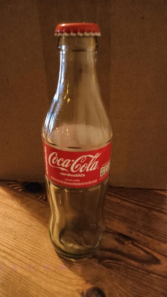 Vintage Coca-Cola flesje uit Thailand, 250 ml, Verzamelen, Ophalen of Verzenden, Gebruikt, Verpakking