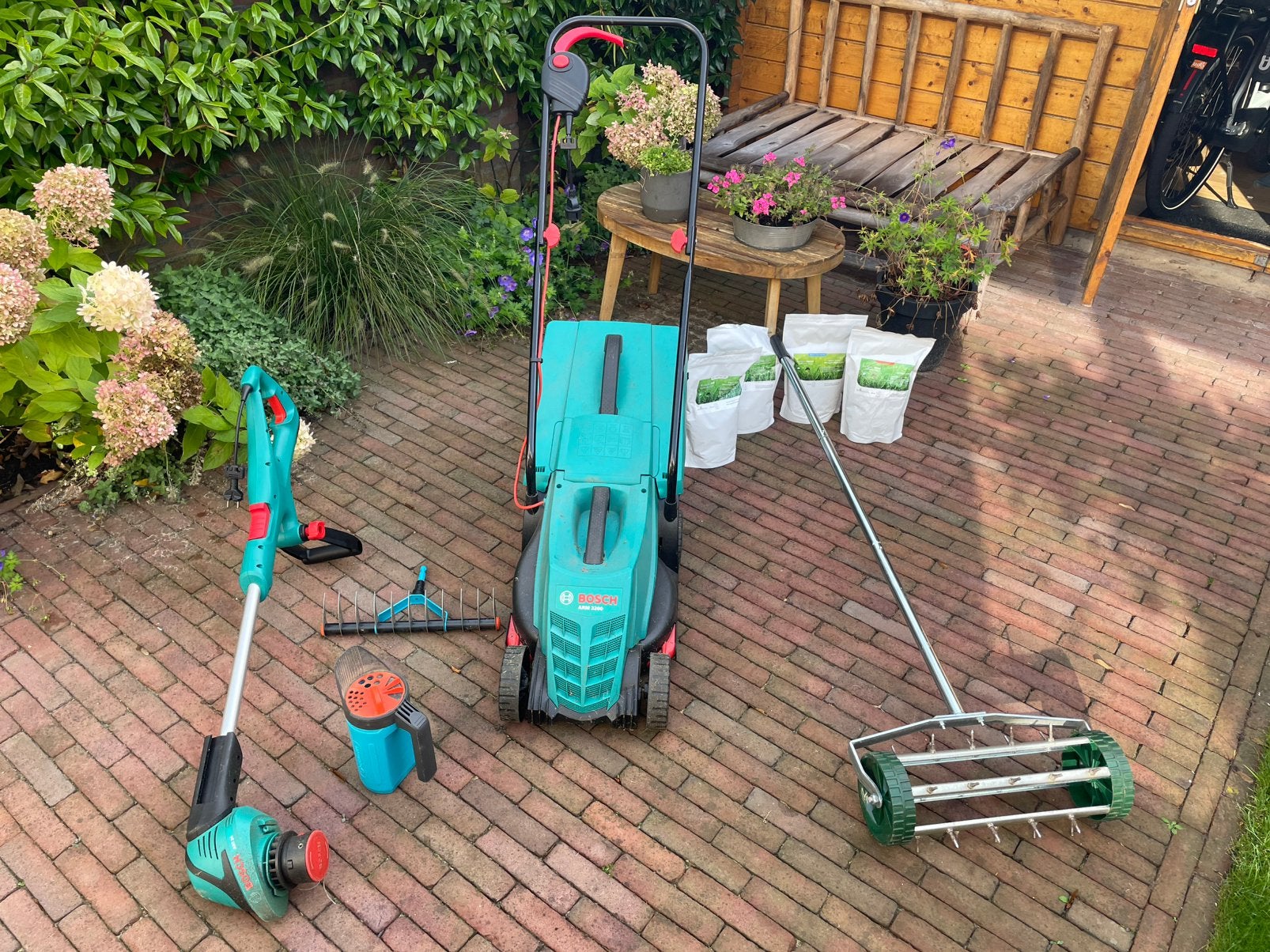 Grasmaaier, kantenmaaier, verticuteerhark, gazonbeluchter, Tuin en Terras, Ophalen, Zo goed als nieuw, Elektrische grasmaaier