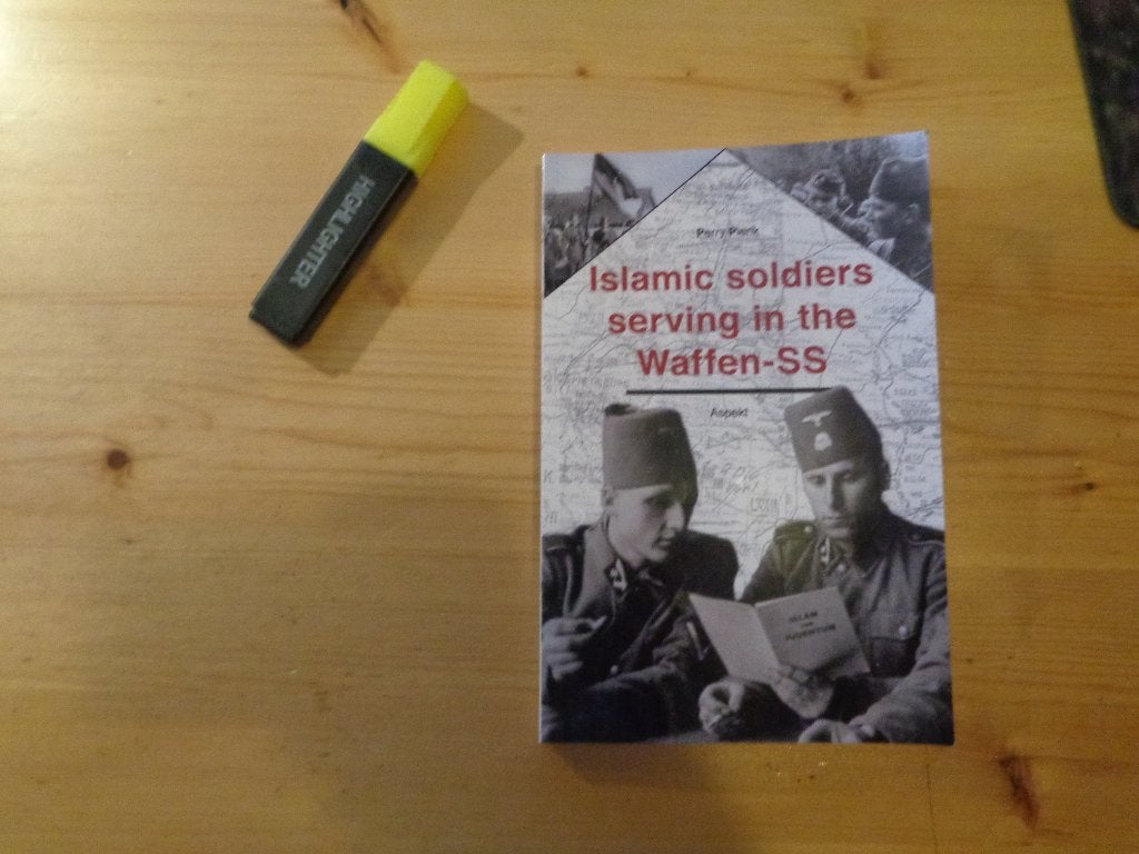 Perry Pierik - Islamic soldiers serving in de Waffen ss, Perry Pierik, Zo goed als nieuw, Landmacht, Ophalen