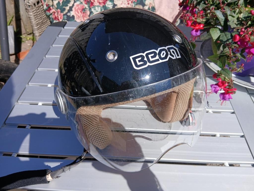 Zwarte BEON scooterhelm met vizier, Fietsen en Brommers, Brommerhelmen, Ophalen of Verzenden, Gebruikt, Small, BEON