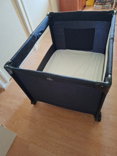 Camping bedje, Ophalen, Zo goed als nieuw, Reisbedje