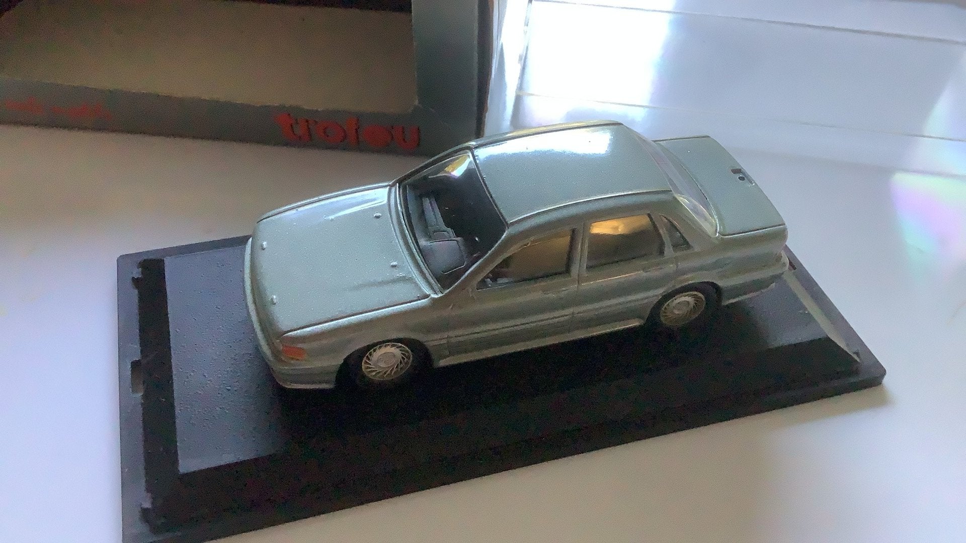 Mitsubishi Galant GTi 16V Trofeu zeer fraai. 1/43 Verpakking, Ophalen of Verzenden, Zo goed als nieuw, Auto, Overige merken