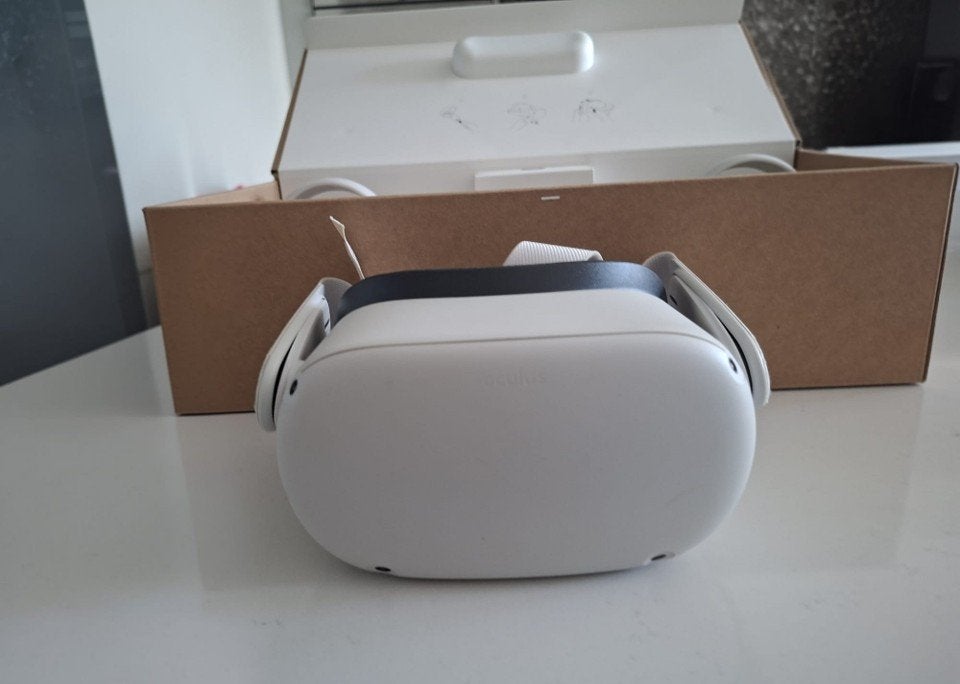 Oculus Quest 2 VR-bril met controllers | 256 GB geheugen, Ophalen of Verzenden, Zo goed als nieuw, VR-bril, Overige platformen