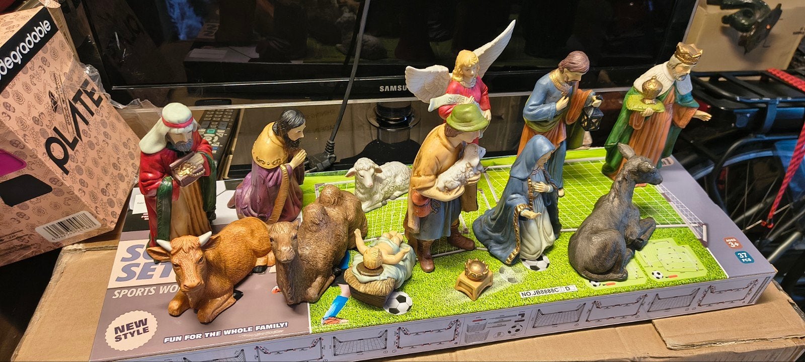 Oude kerststal figuren onbeschadigd, Diversen, Kerst, Ophalen