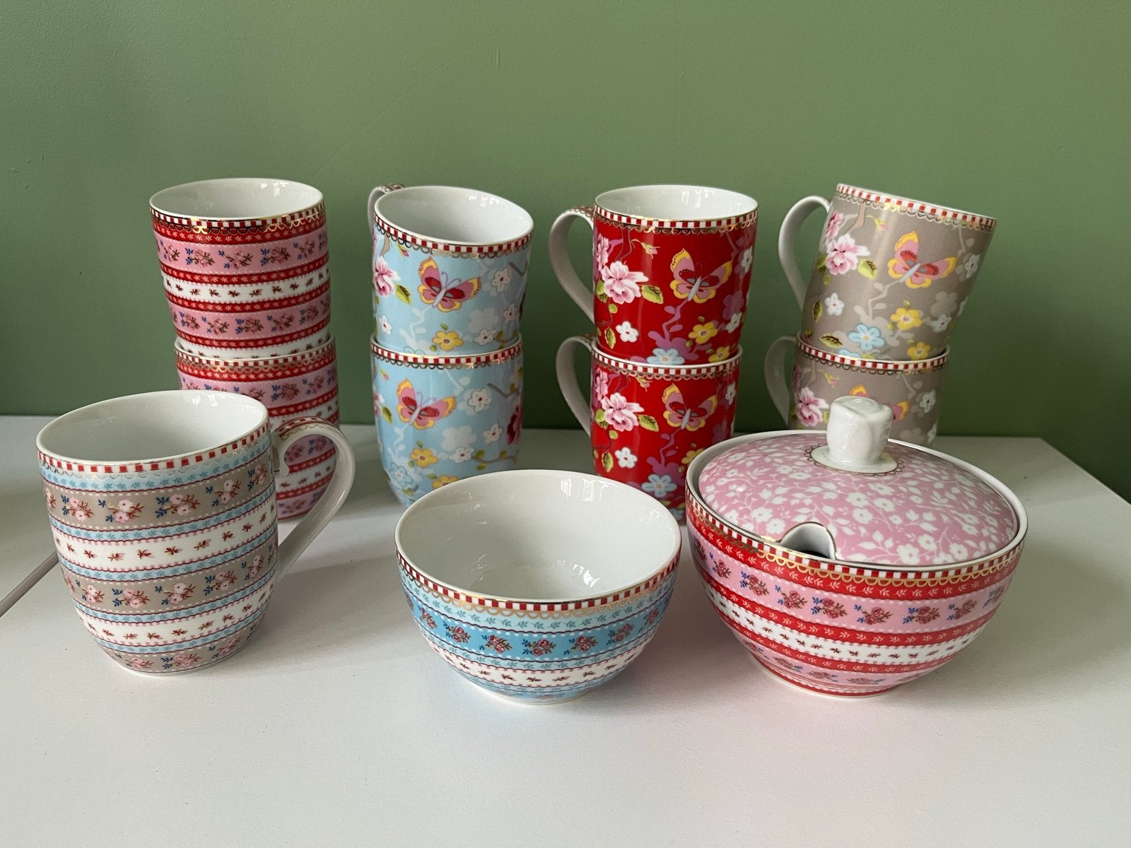 Pip Studio servies: koffiekopjes, melk /suikerpot, Pip Studio, Zo goed als nieuw, Modern, Porselein