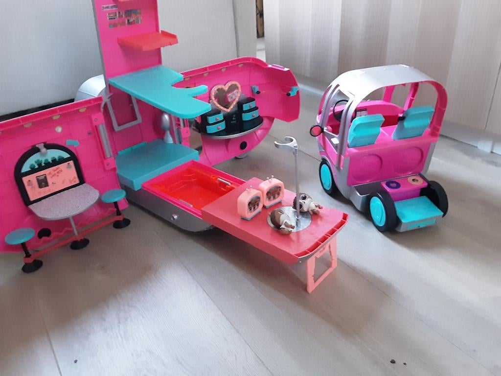 Grote LOL Surprise set: camper, salon,, Ophalen