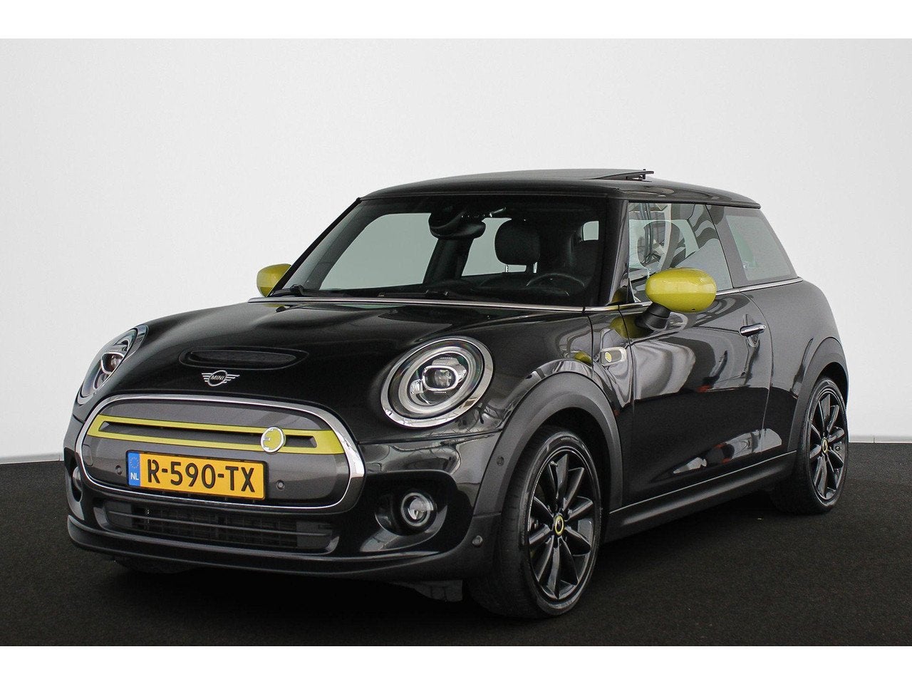 MINI Electric Yours 33 kWh Pano Stoelverwarming Keyless Head, 1340 kg, 184 pk, Geïmporteerd, 30 min