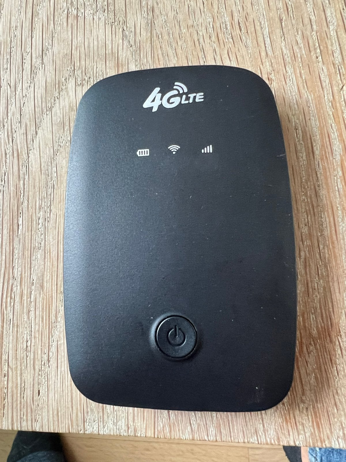 Merk is  M3-E Zwart 4G LTE Mobiele WiFi Router, Verzenden, Zo goed als nieuw, Router