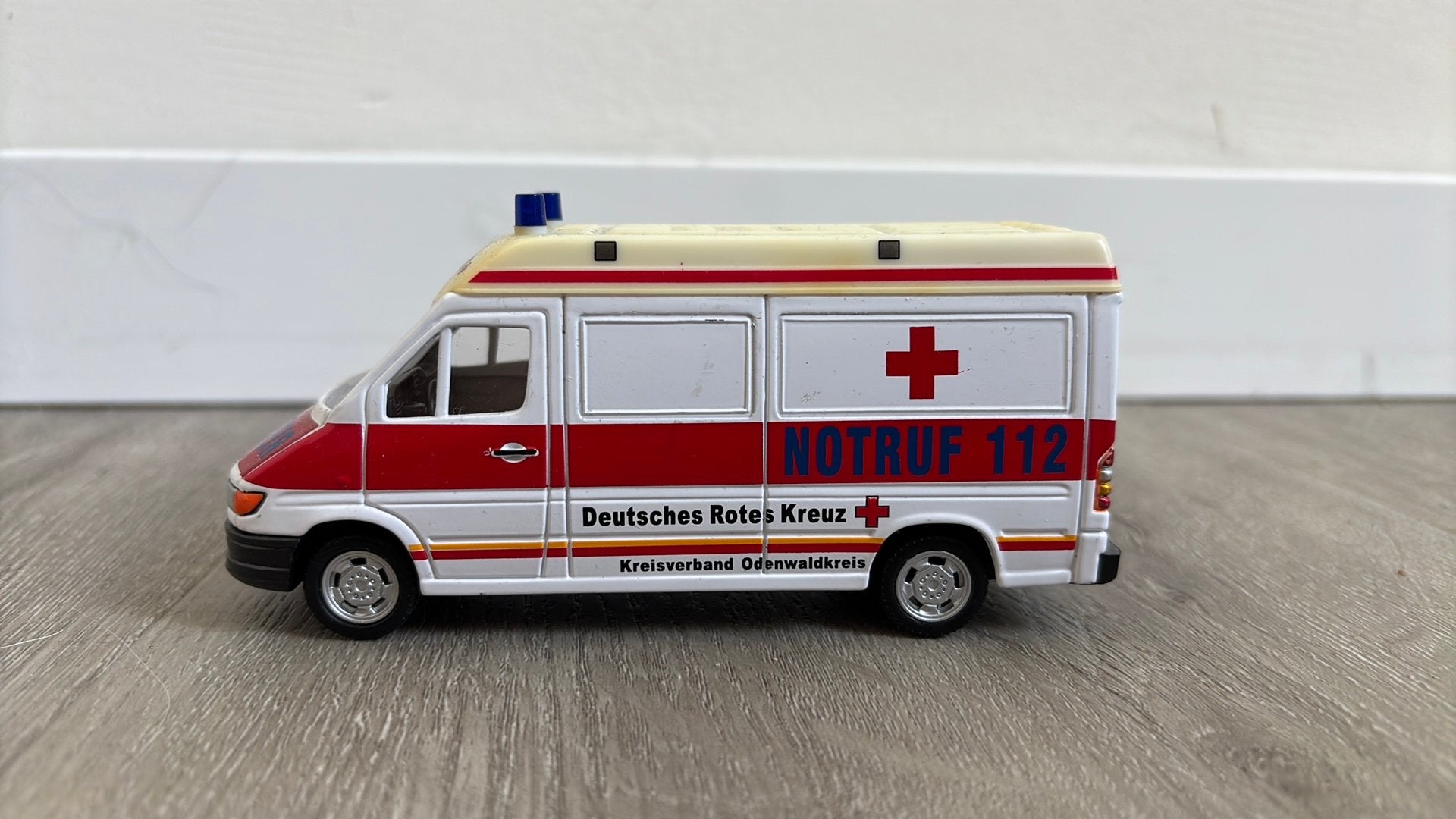 Mercedes Benz Duitse ambulance, Ophalen of Verzenden, Zo goed als nieuw, Auto, Schuco