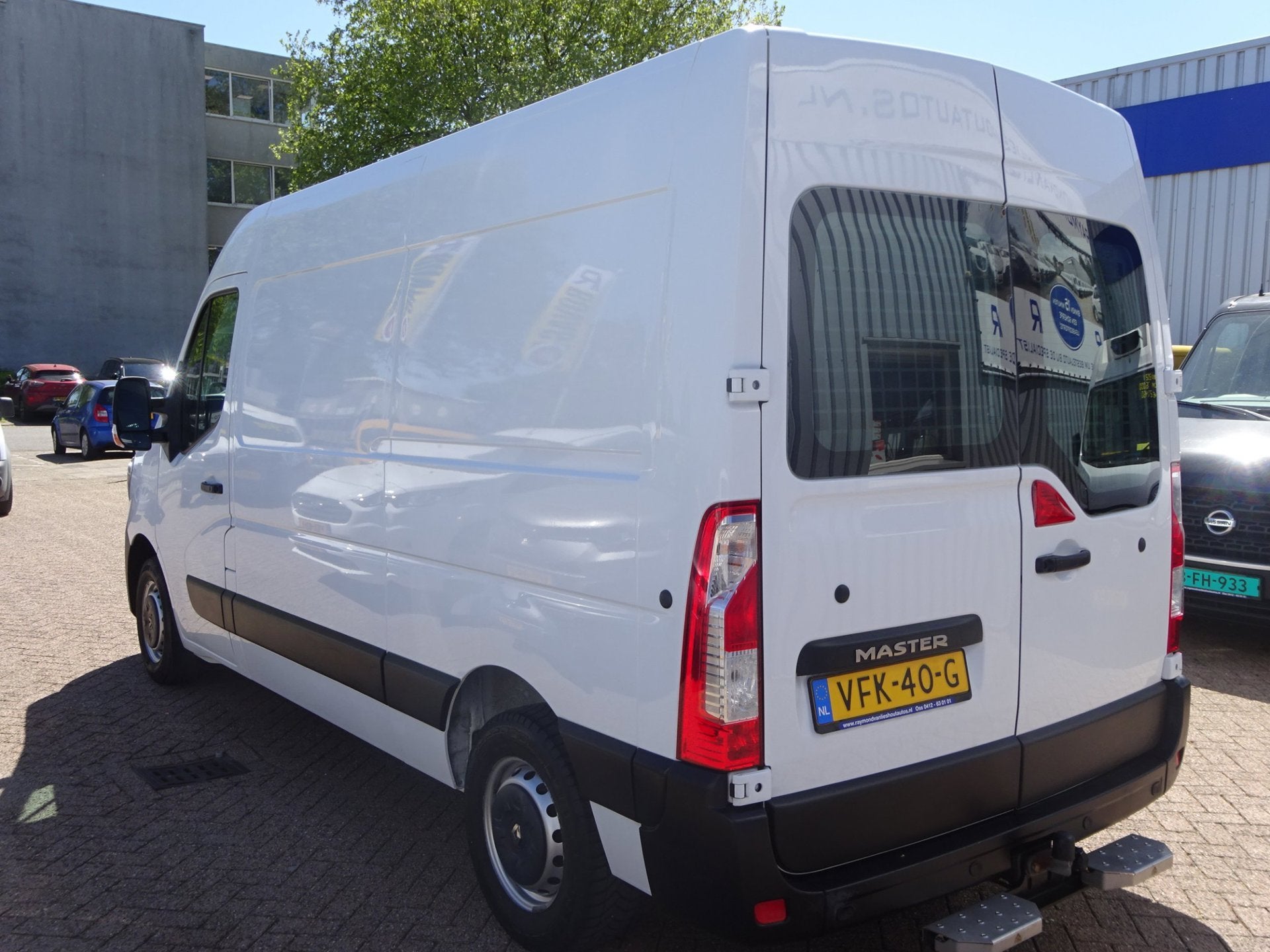 Renault Master T35 2.3 dCi 135 PK L2H2 GROOT NAVI AIRCO TREK, Voorwielaandrijving, Dealer onderhouden, Gebruikt, 4 cilinders