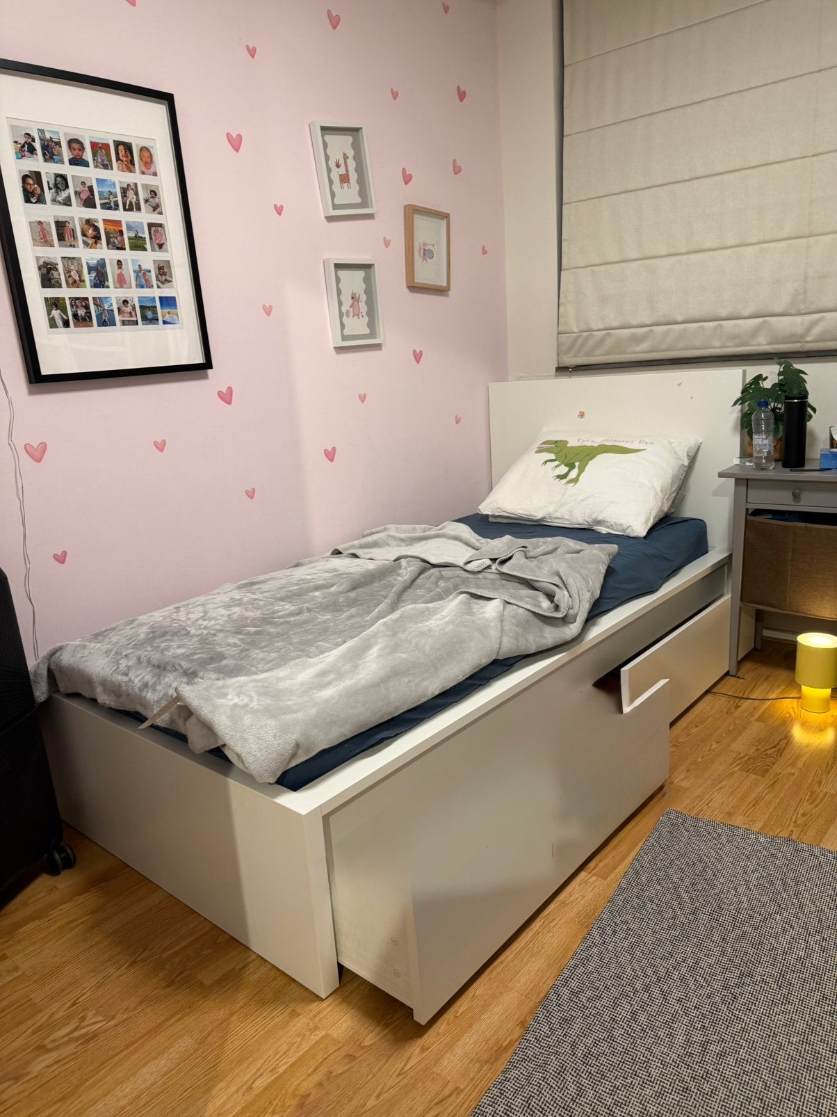 Single bed with side table! Without mattress., Ophalen, Zo goed als nieuw, Eenpersoons