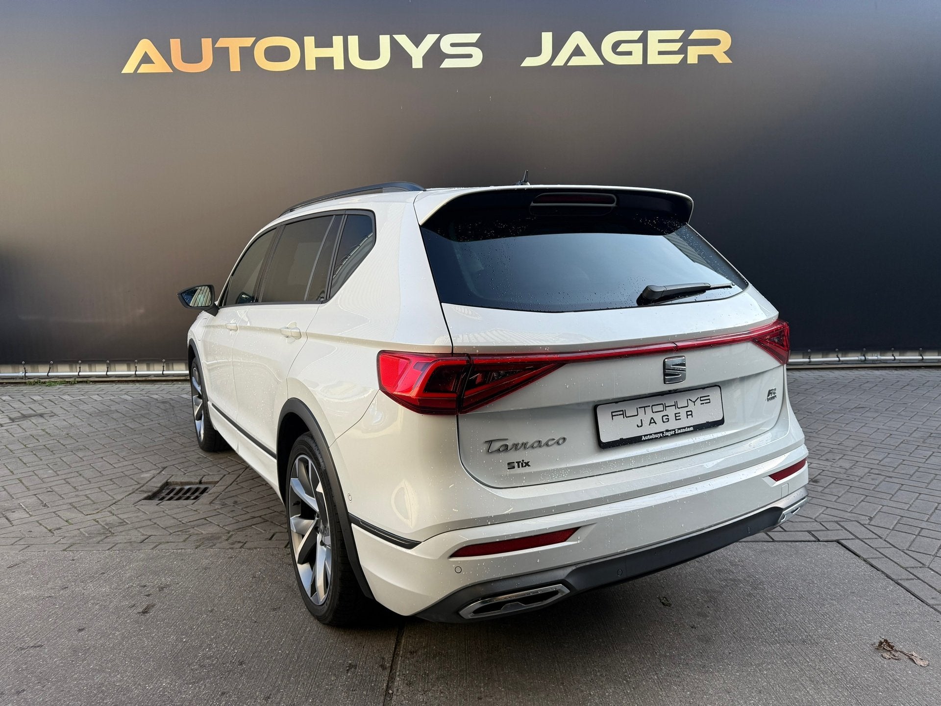 SEAT Tarraco 1.4 TSI e-Hybrid PHEV FR Business Pano Memory C, Auto's, Seat, 1800 kg, Zwart, 4 cilinders, Wit