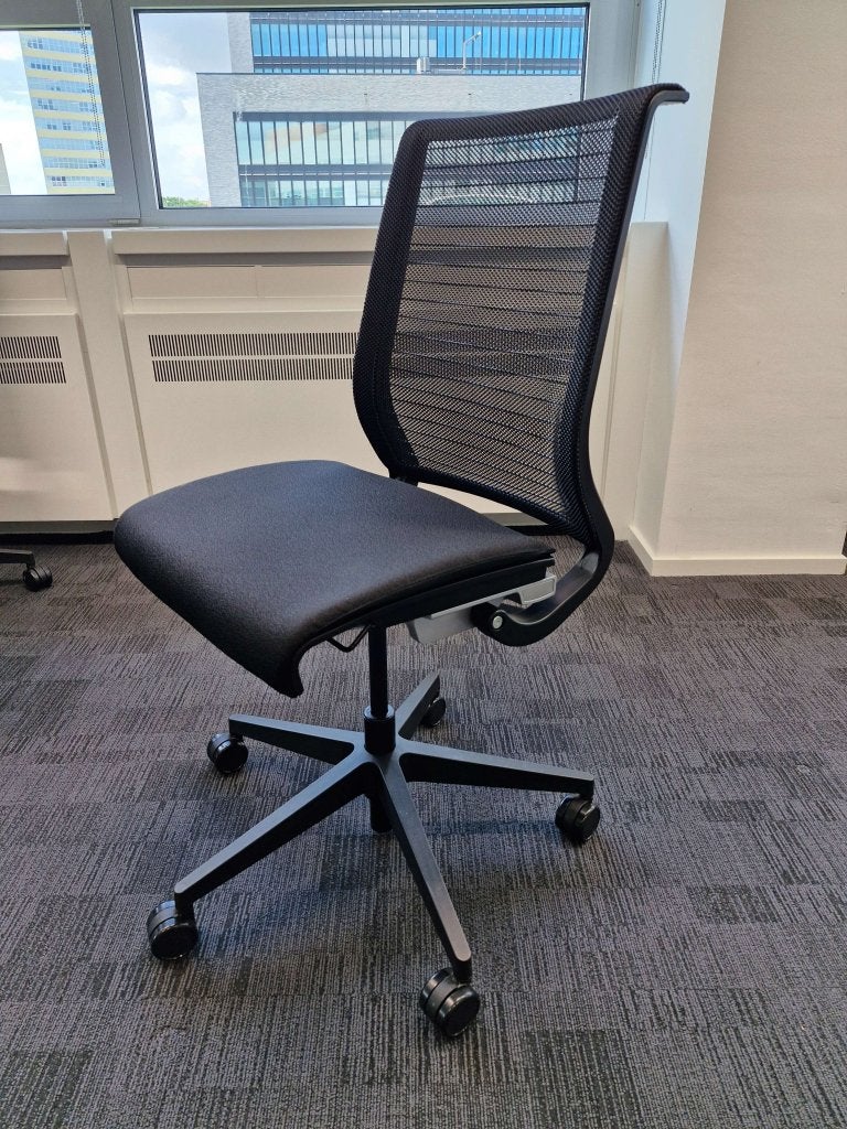 100x luxe Steelcase Think vergaderstoel / zwart, Huis en Inrichting, Stoelen, Stof, Zwart, Ophalen of Verzenden, Zo goed als nieuw