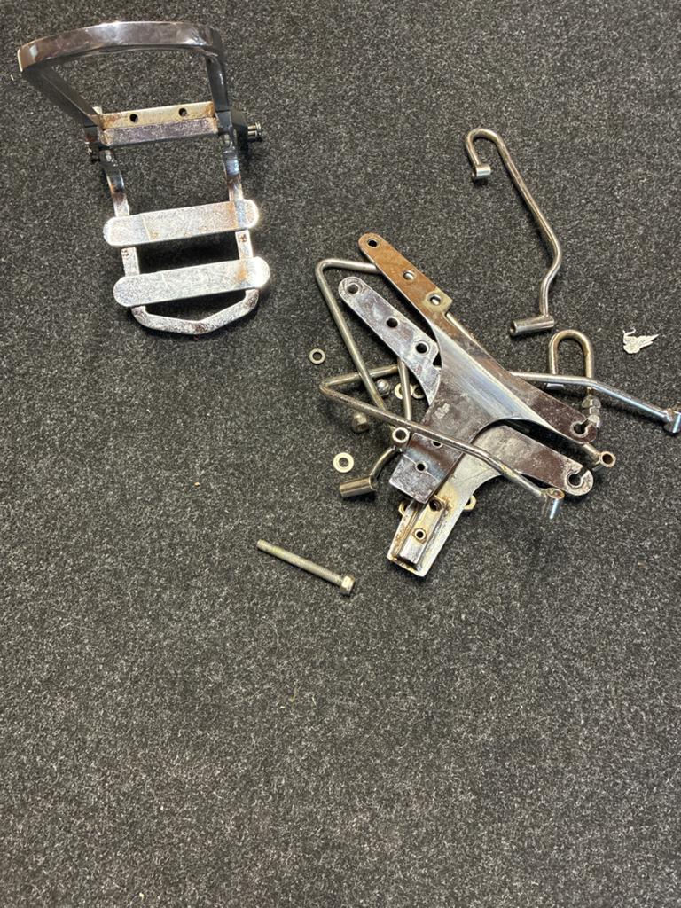 Sissybar met tassenbeugels voor Harley Davidson FXRS, Motoren, Onderdelen | Oldtimers, Ophalen of Verzenden