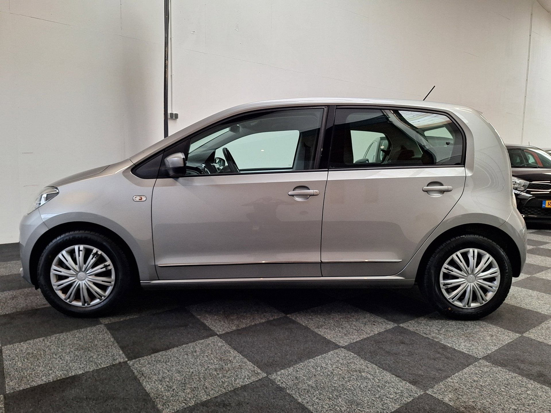 Volkswagen Up! BlueMotion 1e Eigenaar. 75.000 km NAP., Auto's, Volkswagen, Voorwielaandrijving, Dealer onderhouden, Stof, Gebruikt