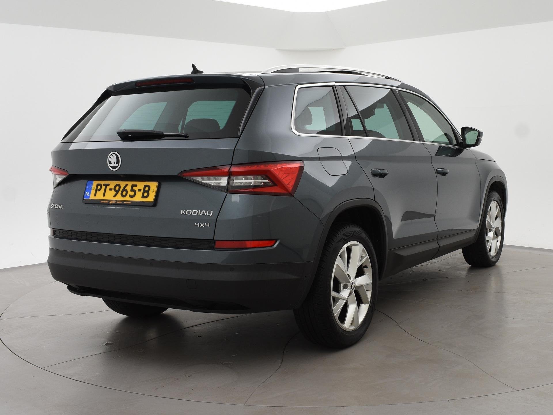 Skoda Kodiaq 2.0 TSI 180 PK AUT. 4X4 4WD 2200 KG TREKHAAK |, Auto's, Gebruikt, 1984 cc, 179 pk, Bedrijf