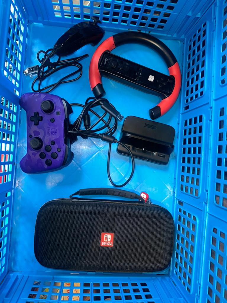 Nintendo Switch accessoires en controller, Spelcomputers en Games, Spelcomputers | Nintendo Switch, Ophalen of Verzenden, Gebruikt
