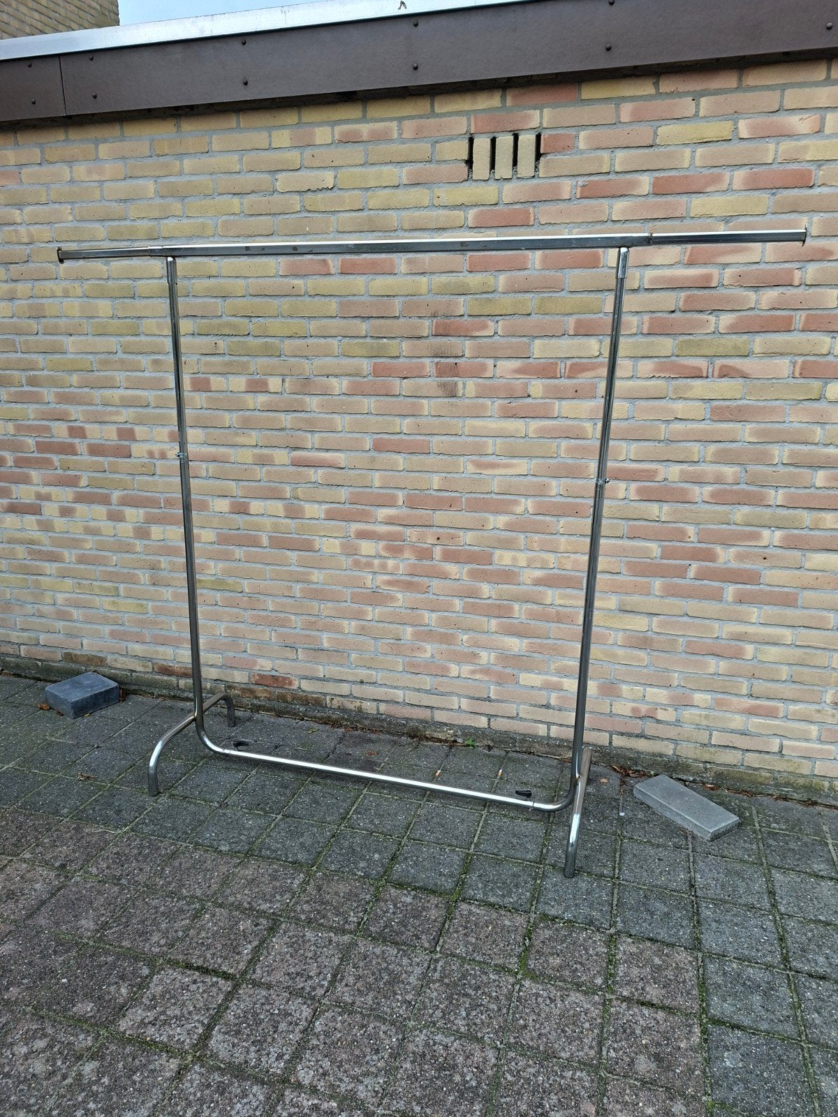 kledingrek kan helmaal uit elkaar idd ook voor markt, Ophalen