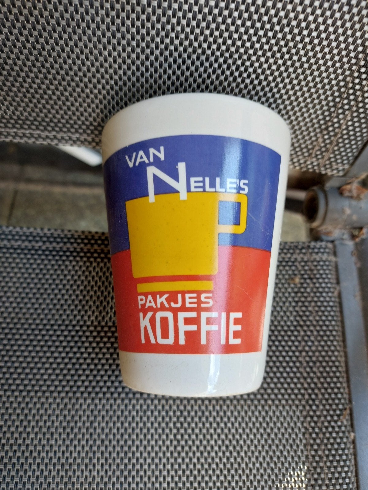 V Nelle beker, Ophalen of Verzenden, Zo goed als nieuw, Overige stijlen, Overige typen
