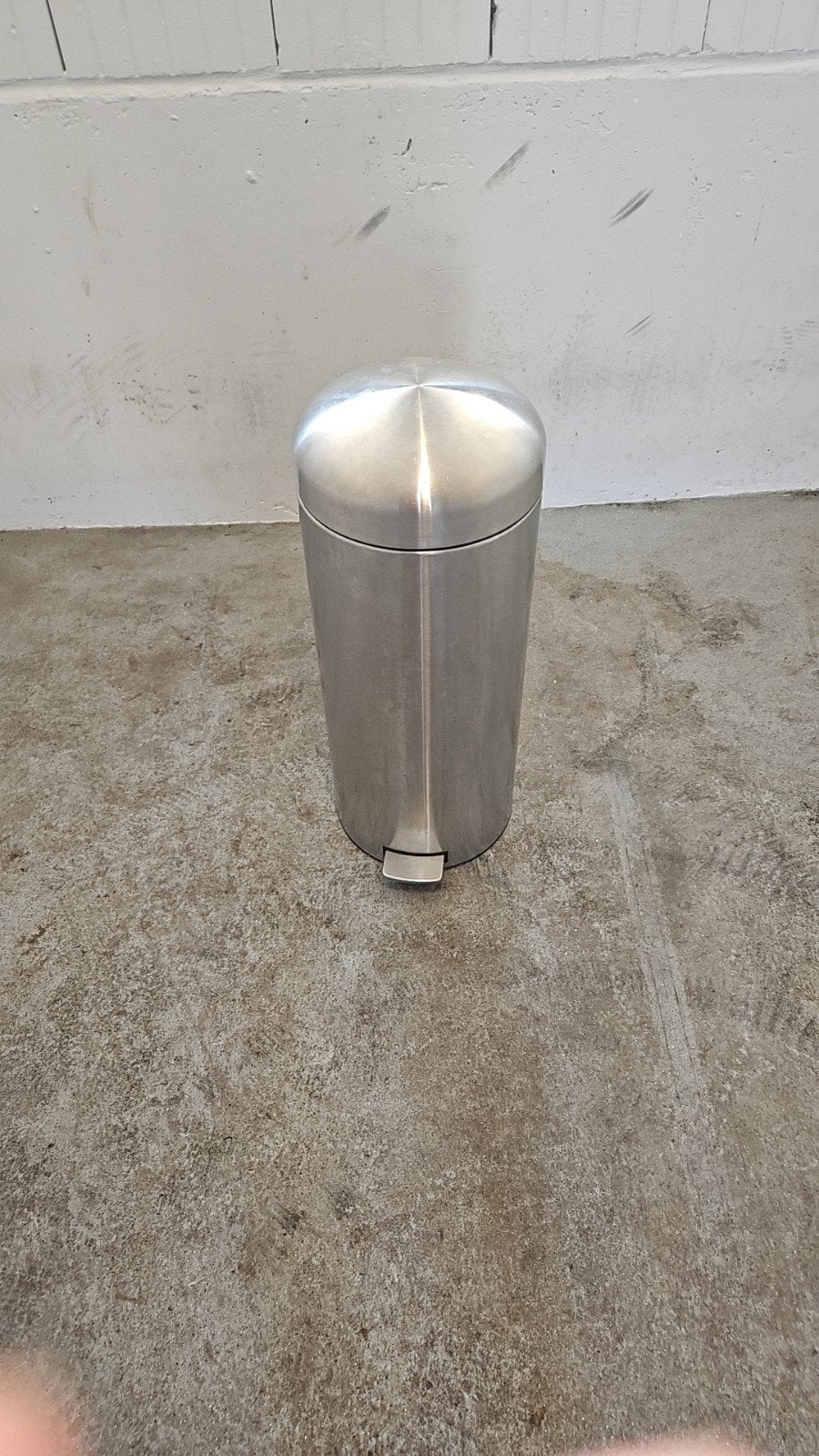 prullenbak 30 tot 40 liter (grijs), Ophalen, 50 – 75, Kunststof, Met pedaal