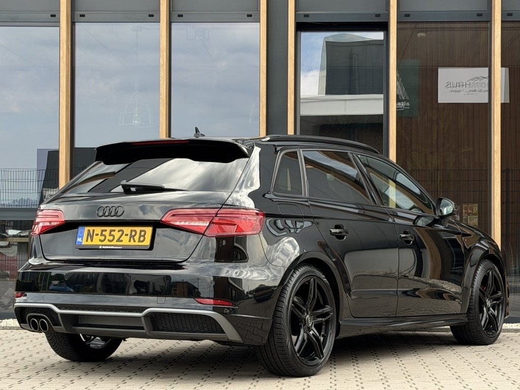Audi A3 Sportback 1.5 TFSI S-line | Leder | Navi | Black-Pac, Auto's, Audi, Euro 6, 4 cilinders, 150 pk, Zwart