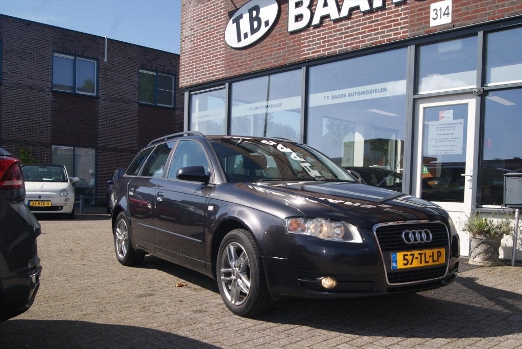 Audi A4 2.0 96KW AVANT AUT (bj 2006), Auto's, Stof, Gebruikt, Mistlampen, 4 cilinders