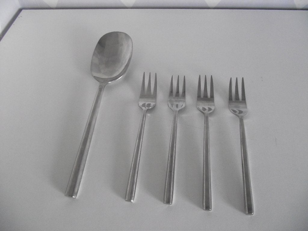 Sienna 18/10 bestek 4 vorkjes 14 cm 1 opscheplepel 21 cm p s, Ophalen of Verzenden