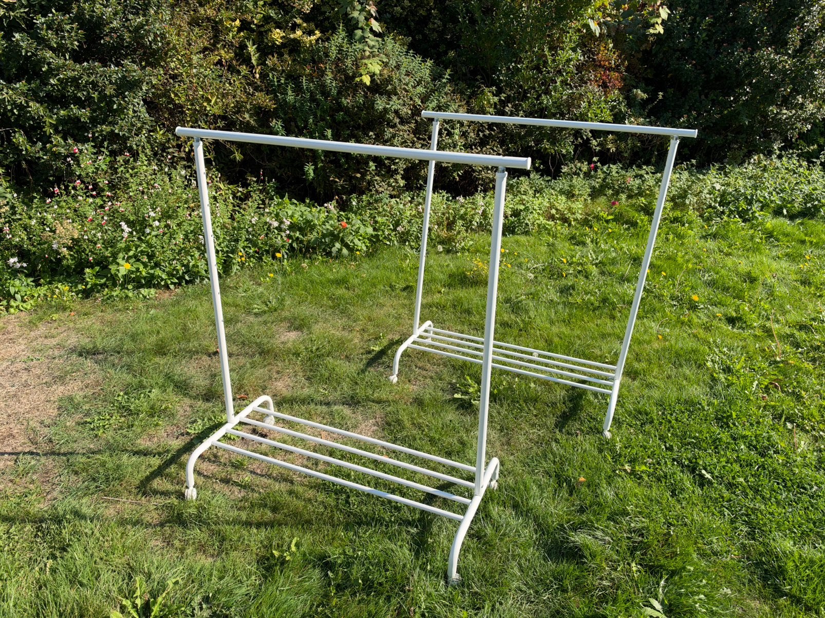 IKEA RIGGA kledingrek op wielen (2 stuks) – wit, Kleding | Dames, Ophalen, Zo goed als nieuw