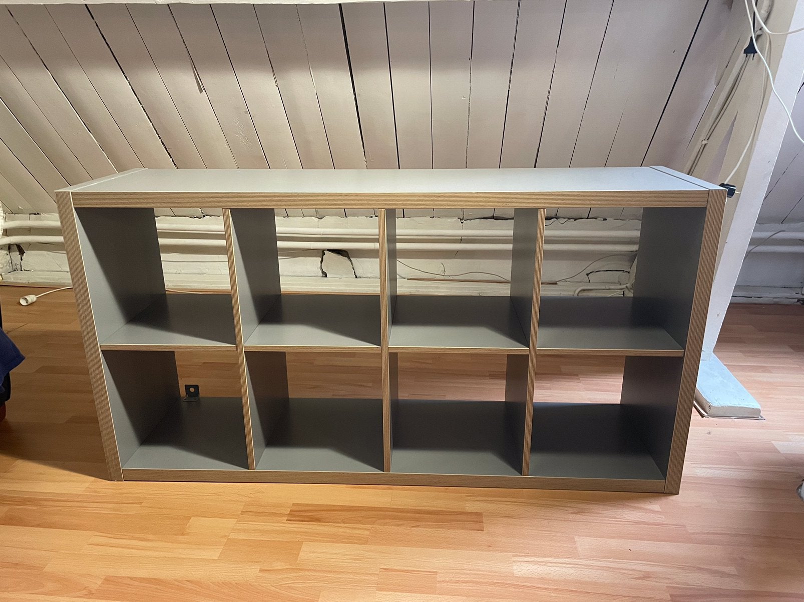 Klassieke Ikea Kallax-plank, grijs, met zichtbaar multiplex., Ophalen, Zo goed als nieuw