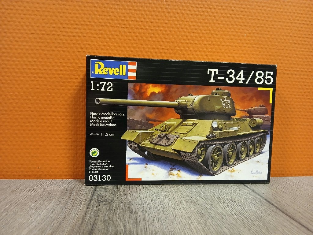 Revell T-34/85, Tank, Revell, Groter dan 1:32, Nieuw