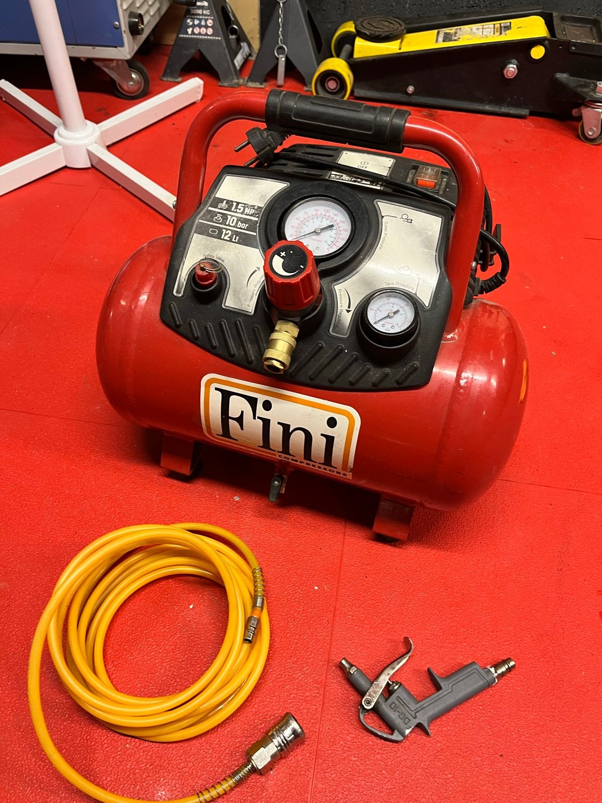 Fini draagbare compressor 10 bar, Doe-het-zelf en Verbouw, Gebruikt, 10 bar of meer, Ophalen of Verzenden, Minder dan 200 liter/min