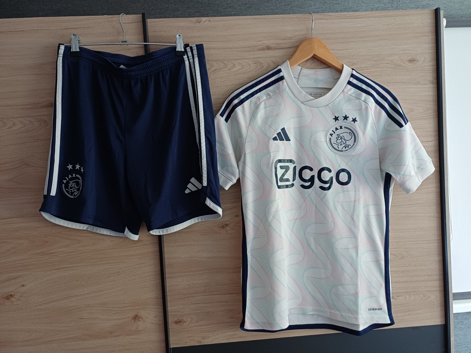 Ajax tenue, Maat XS of kleiner, Ophalen of Verzenden, Gebruikt, Trainingspak