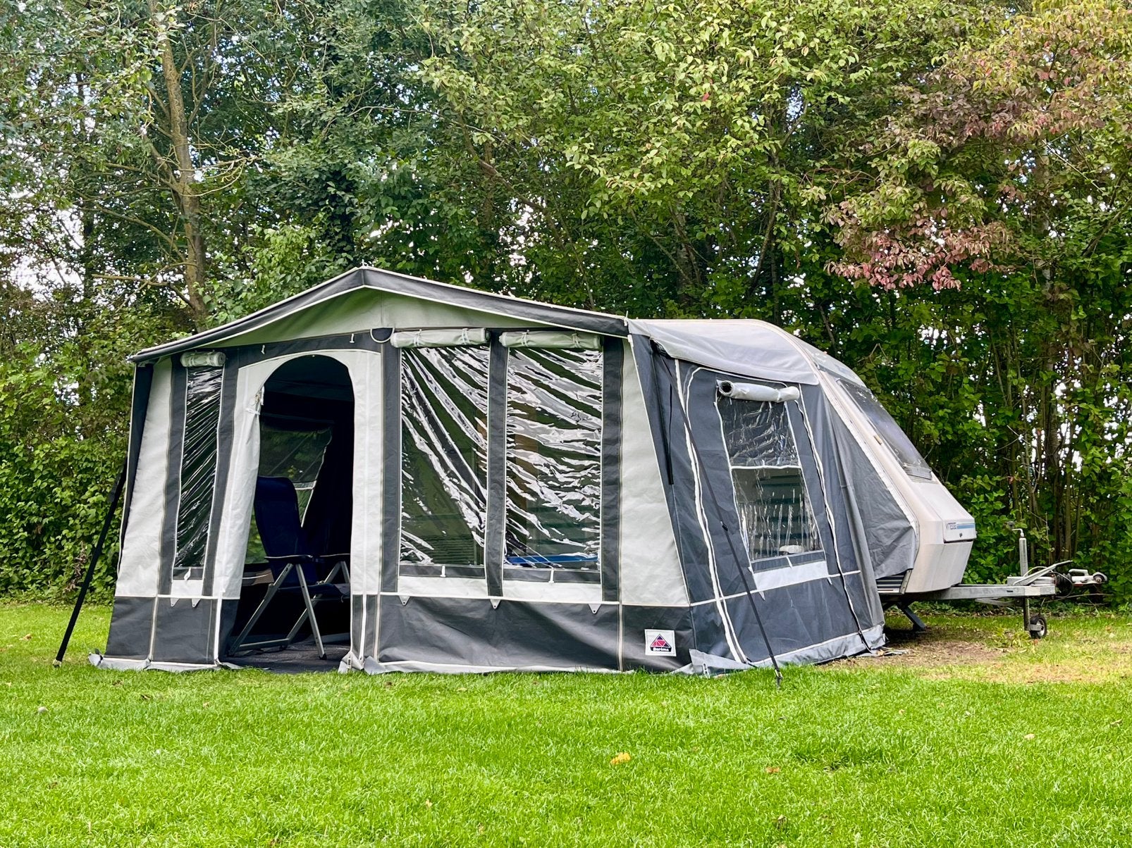 Beyerland 380-2 /COMPLEET!/HIP!/VOORTENT!/FIETSENDRAGER!/, Caravans en Kamperen, Kachel, Bedrijf, Treinzit, Tot en met 2