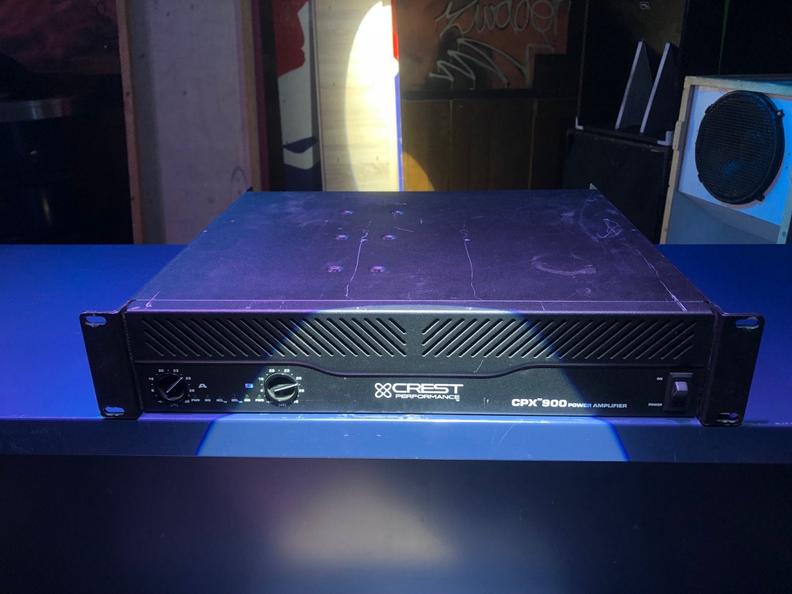 Crest CPX900 Professionele Eindversterker, Gebruikt, 120 watt of meer, Stereo, Ophalen