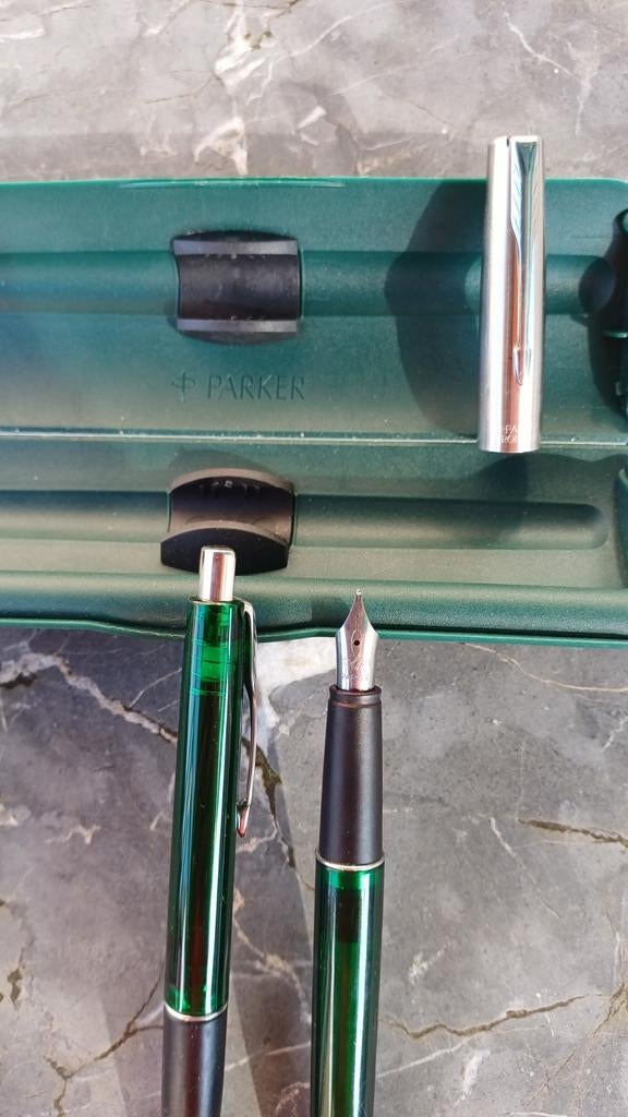 Parker vulpen en balpenset FRONTIER, Verzamelen, Pennenverzamelingen, Parker, Onbekend, Ophalen of Verzenden, Zo goed als nieuw