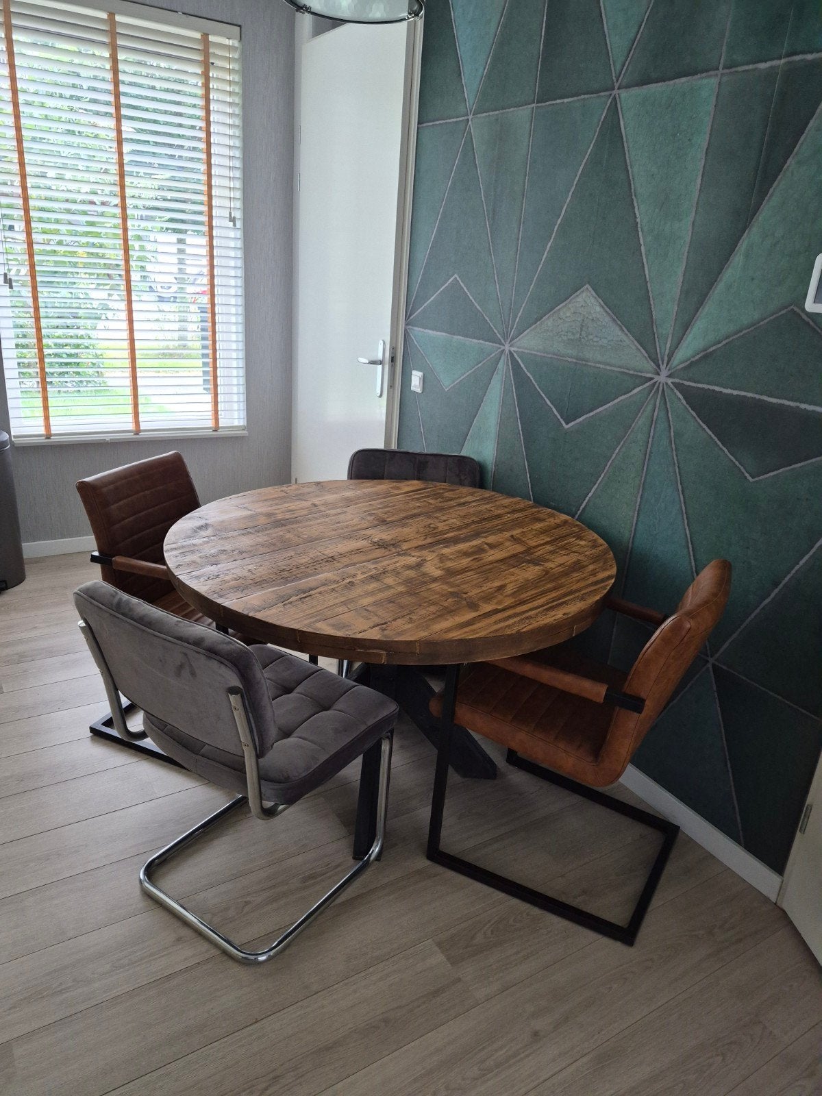 Ronde eettafel 120cm met 4 stoelen (2x cognac, 2x grijs), Huis en Inrichting, Tafels | Eettafels, Ophalen, Rond, Overige materialen