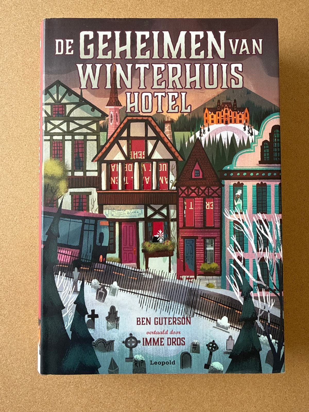 De Geheimen van Winterhuis Hotel - Ben Guterson, Ophalen of Verzenden, Zo goed als nieuw, Fictie