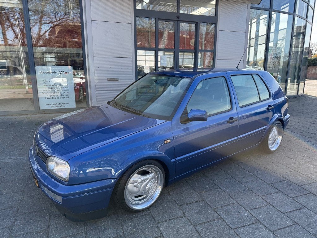 Volkswagen GOLF 1.8-KOALA VELGEN-NWE DISTRRIEM-AUTOMAAT-1E E, 4 cilinders, Blauw, 1781 cc, Golf