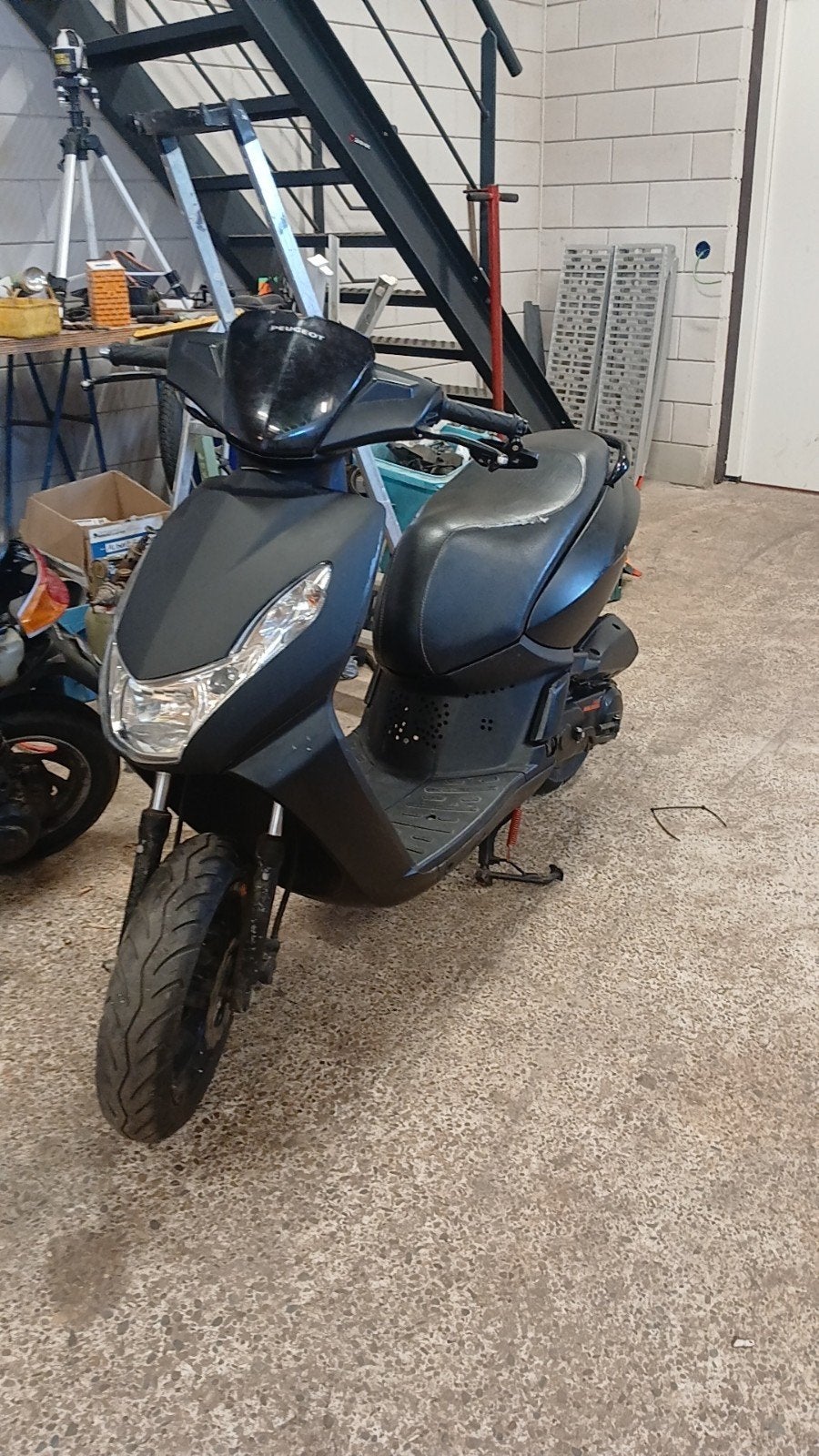 Peugeot kisbee 80cc 4t opknapper, Fietsen en Brommers, Gebruikt, Overige modellen, Maximaal 45 km/u, Ophalen of Verzenden