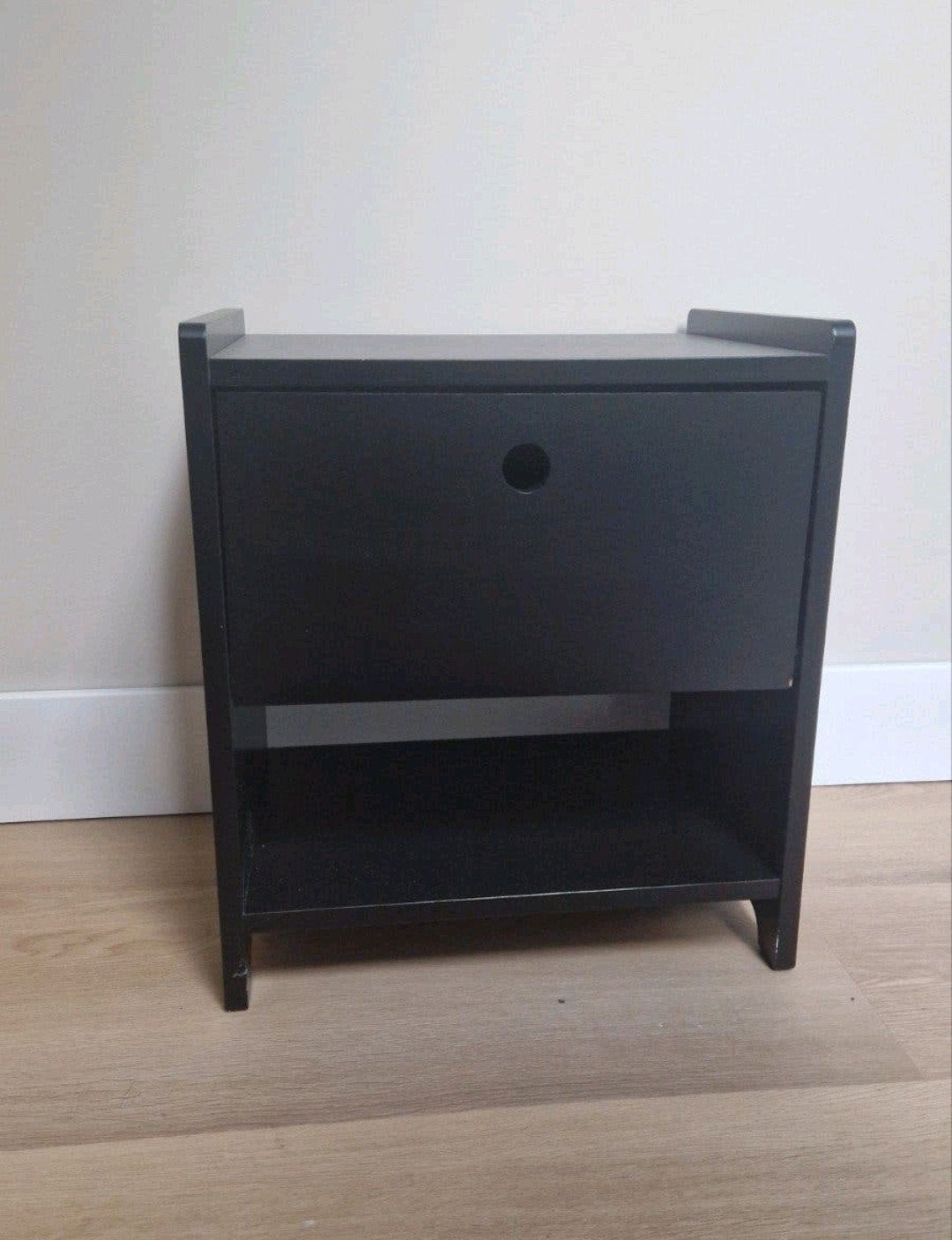 Petite amelie nachtkastje kind
Afmeting: B40 x D30 x H45 cm, Ophalen, Gebruikt, Minder dan 45 cm