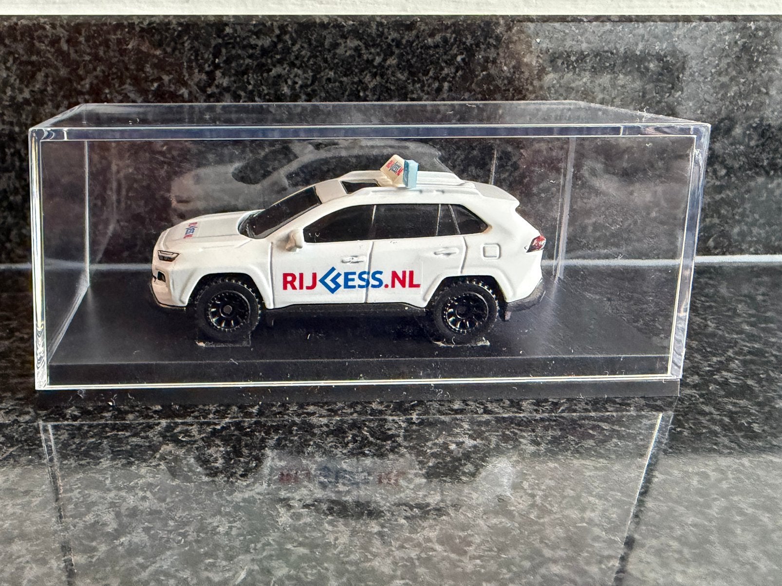 Matchbox Toyota RAV4 leswagen Rijless rijschool lesauto, Verzenden, Nieuw, Auto