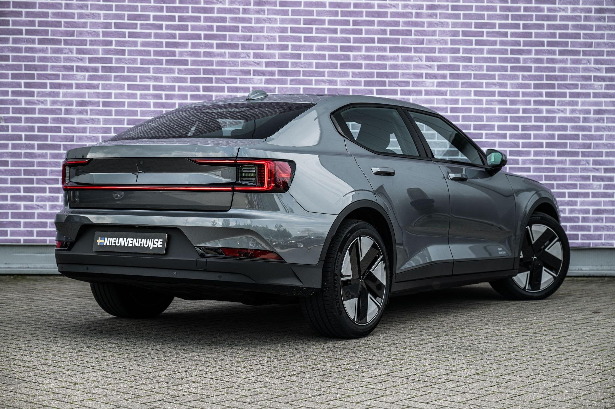 Polestar 2 Long Range Single Motor Plus 82 kWh | Trekhaak |, Auto's, Automaat, Achterwielaandrijving, Gebruikt, 82 kWh