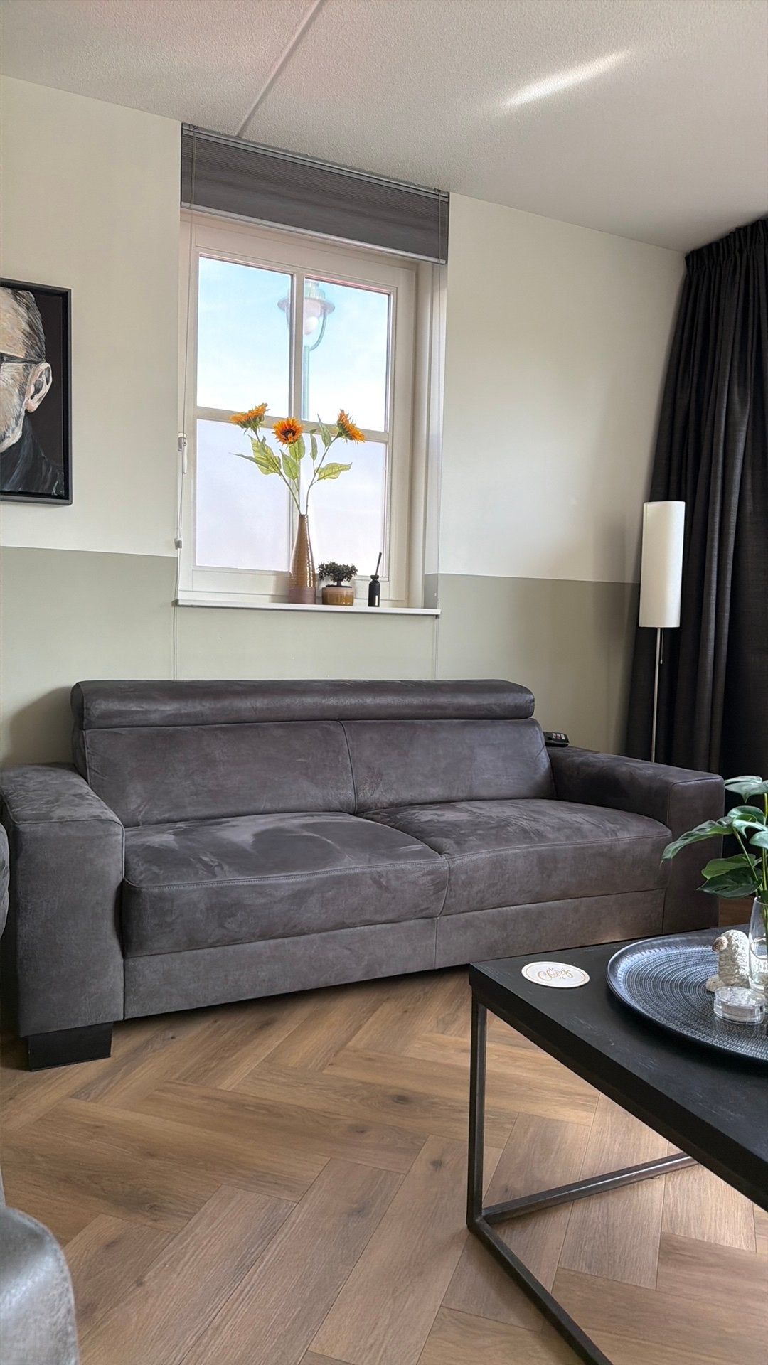 Bank met hocker 210, Ophalen, Zo goed als nieuw