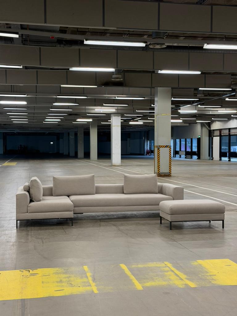 Design on Stock Aikon Lounge | NIEUWSTAAT + Garantie, Overige materialen, Hoekbank, 300 cm of meer, Ophalen of Verzenden